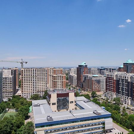Five Business-Class Rooms In R-House Near Mega Center アルマトイ エクステリア 写真