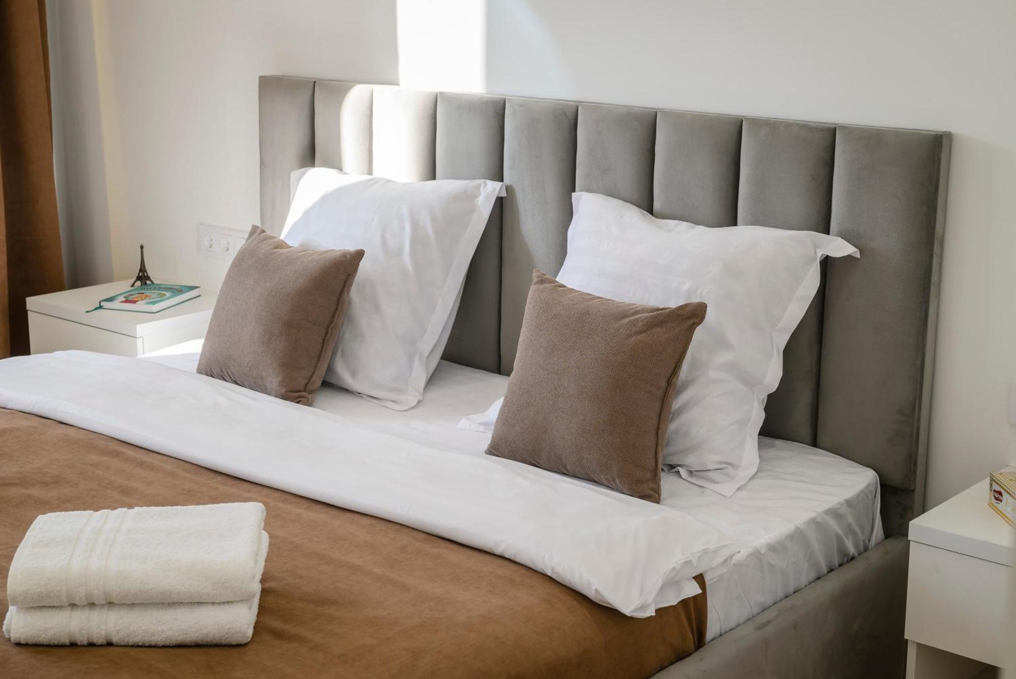 Five Business-Class Rooms In R-House Near Mega Center アルマトイ エクステリア 写真