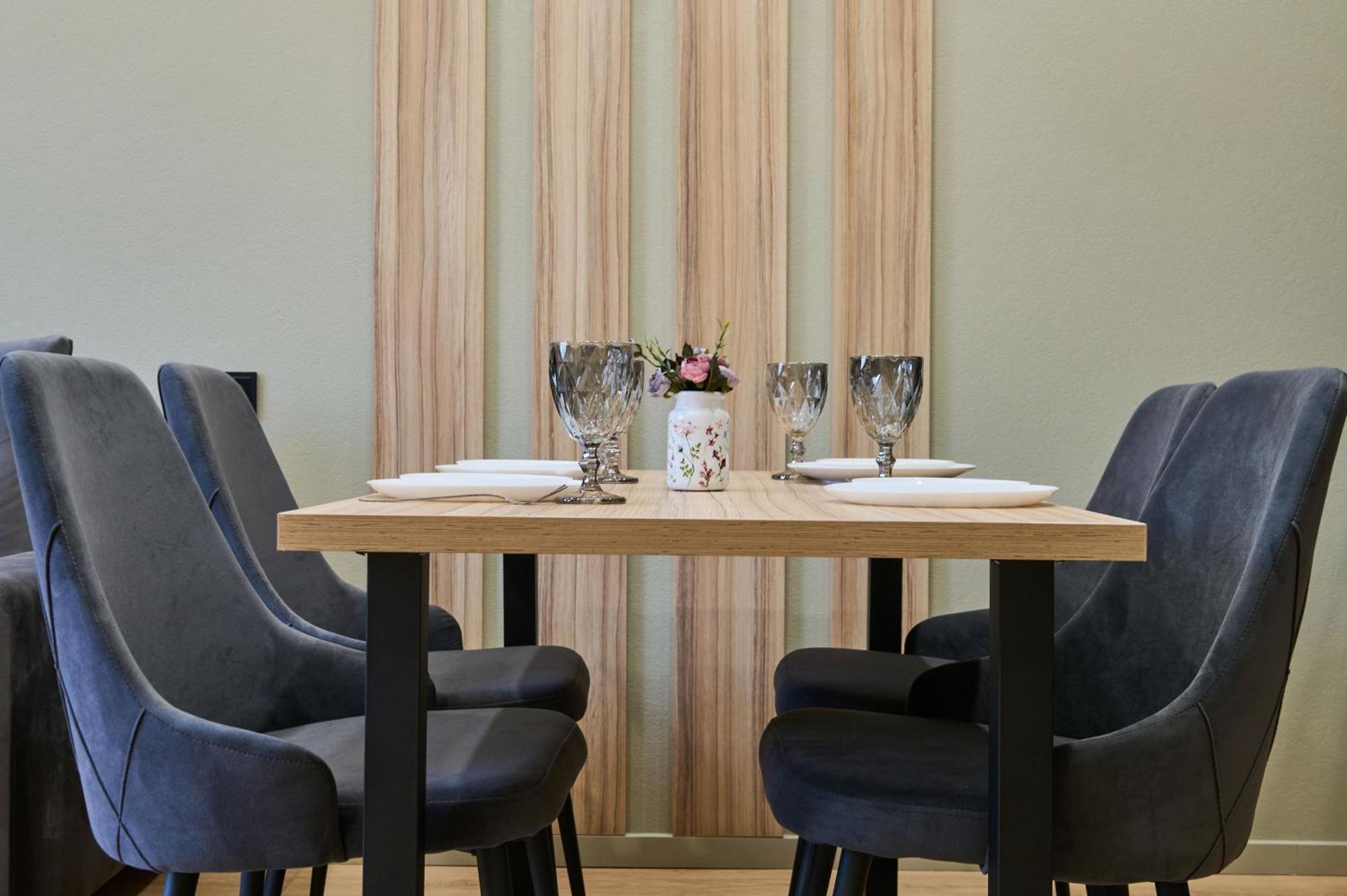 Five Business-Class Rooms In R-House Near Mega Center アルマトイ エクステリア 写真