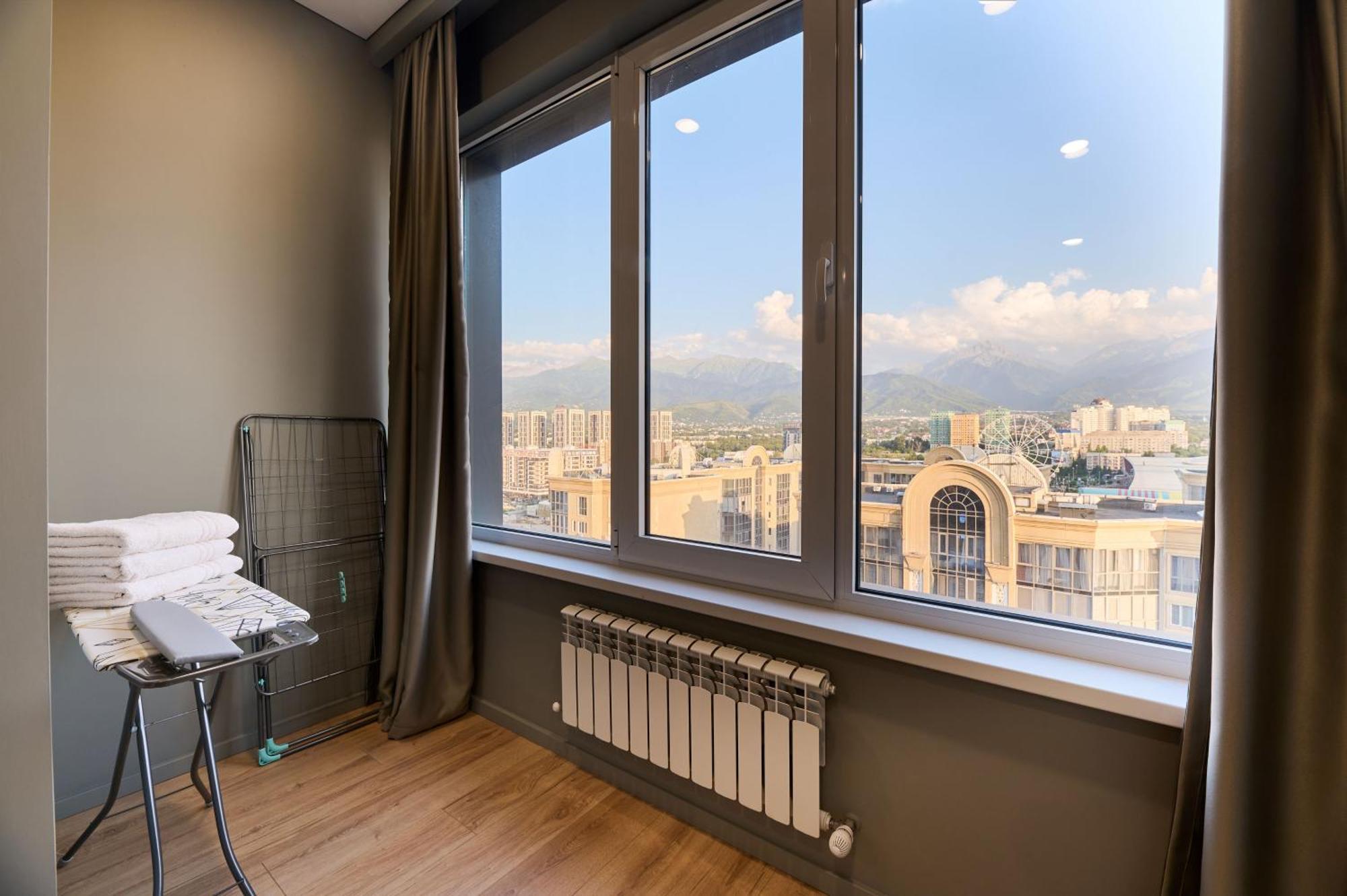 Five Business-Class Rooms In R-House Near Mega Center アルマトイ エクステリア 写真
