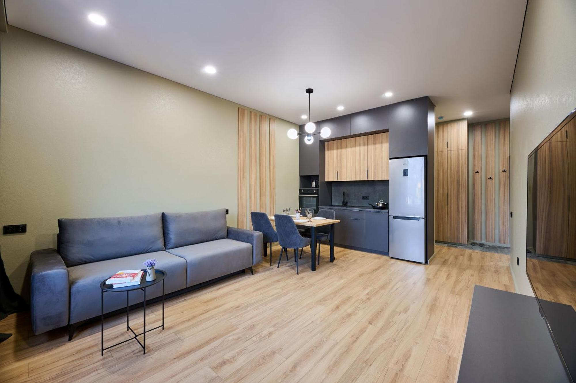 Five Business-Class Rooms In R-House Near Mega Center アルマトイ エクステリア 写真