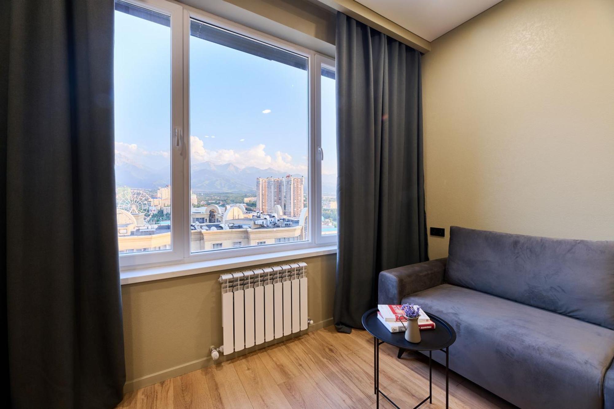 Five Business-Class Rooms In R-House Near Mega Center アルマトイ エクステリア 写真